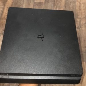 PlayStation 4 slim